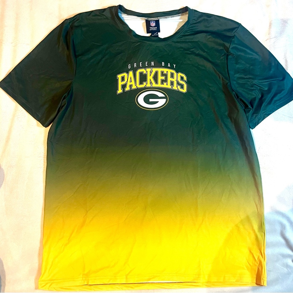🏈Brand New With Tags Men’s LG NFL Apparel Green Bay Packers Gradient T-Shirt